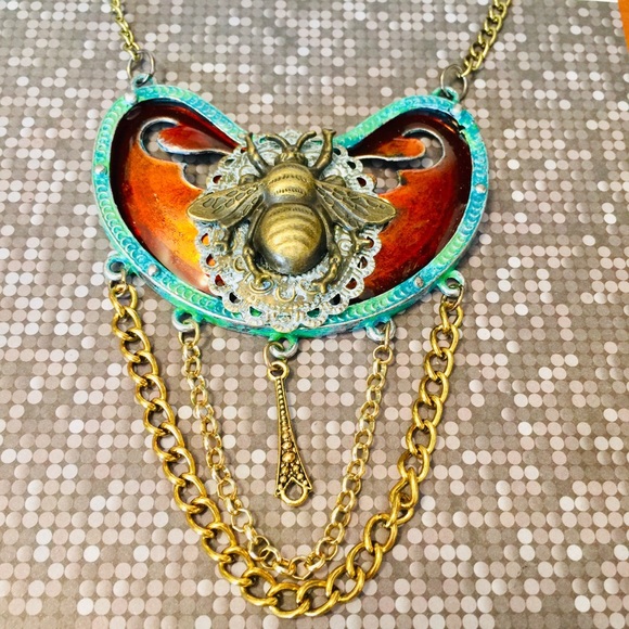 Mixed media steampunk cosplay bee necklace - Picture 8 of 11